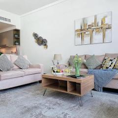 FAM Living - Spacious 3-Bedroom Apartment in Creek Gate with Stunning Views