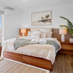 Salt & Sky - Luxe Coastal Getaway