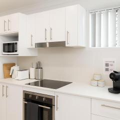 Smart Suites Self Check-in Apartments - S Freney