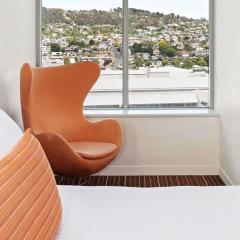 Mantra Charles Hotel