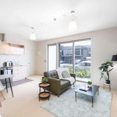 Petone City Studio with Balcony Sleeps 2