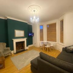 2 Bed Boscombe Beauty by the sea