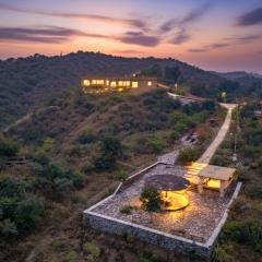 StayVista at Nilaya In The Hills with Lake View, Pool