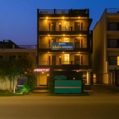 Hotel Admire Expressway by ASPL