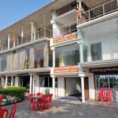 Hotel New Gurudeo Basera And Family Restaurant