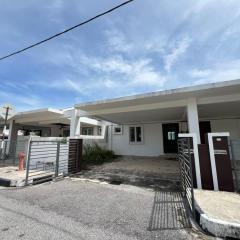 Landed Spacious House at Cangkat Delima Gelugor Penang