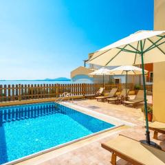 Villa Sequoia Yellow