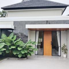 Stylish 3BR Villa in Kaliurang with Private Pool