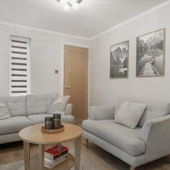 Milton Keynes 3BR,Bright Home, Sleeps 5, Families Stays, Free Parking