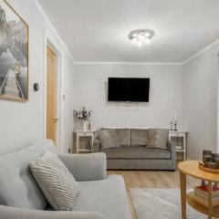 Milton Keynes 3BR,Spacious Home, Sleeps 5, Families Stays, Free Parking