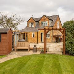 STAXTON COACH HOUSE dog friendly with garden