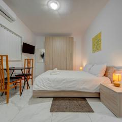 Fully equipped Studio in Msida with Wifi & AC by 360 Estates