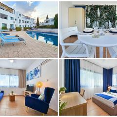 Stylish and Elegant 1BR Apartment with Pool Views Sunny Balcony