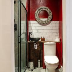 Stunning High Street Hideaway in Cheltenham