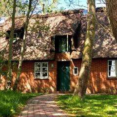 Reetdachhaus Für Erholsamen Familienurlaub