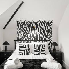 Modern 2 Bed Apartment in Portsmouth by Amber Stays Perfect for Small Groups and Business Stays With Parking