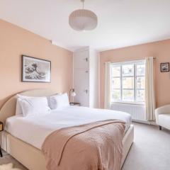 Cosy 3 Bed Cottage in Windsor, Perfect for Small Families & Couples, Sleeps 5!