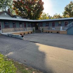 Economy Inn Cadillac MI by Hotel O