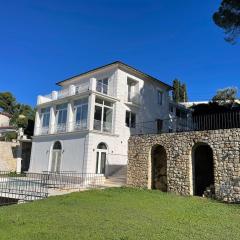 Large villa, 6 ensuite bedrooms, infinite pool and panoramic view