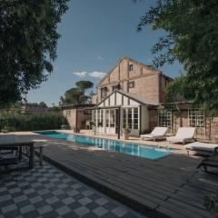 Casa de Lujo de Tenis con Pileta Padel y Gimnasio