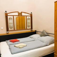 City Central Apartments next to New York Cafe