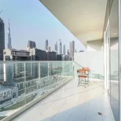 Stayshort - 1 Bed in Business Bay Sleeps 2 with Burj Views