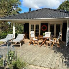 Perfect Base Near Beach And Shops