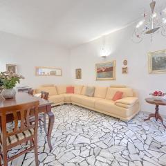 Elegant 120 MQ apartment Wi-Fi Two balconies