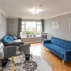 Pass the Keys Seaside Escape 2-Bedroom Flat EastBeach sleeps 4