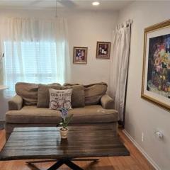 U4 - Cozy 1BR & 1BA Walkup APT in DT PHX with pkg