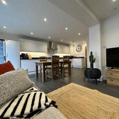 Contractor and Leisure stay 4BR all ensuite with Parking