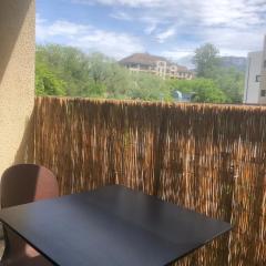 Cozy Studio 10 min walk Centre and Train Station!