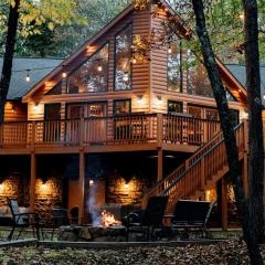 Fantastic Cabin with Fire Pit, Hot-tub and Fireplace in Sautee Nacoochee, Georgia