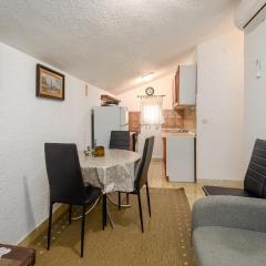 Amazing Apartment In Porec Cie965