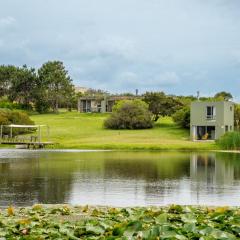 Casa Las Vistillas -La Pedrera- con lago privado a metros del Mar
