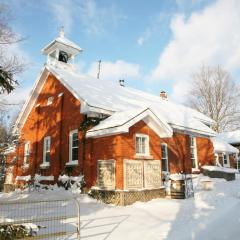 Picturesque School House Retreat