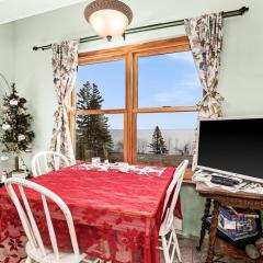 The Inn On Gitche Gumee - Anderson Deluxe Suite