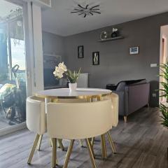 Idéal long séjour, Souvenirs de Provence,T2 classé, vue sur les montagnes, toutes commodités!