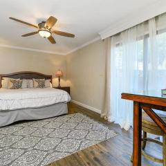 Elegant Napa Escape Walk to Wineries & Dining