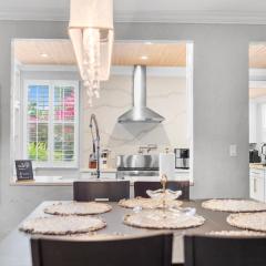 2 Mansions w/ Pool and Hot Tub in West Palm Beach!