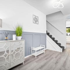 4 Bedroom Town House Perfect for families or contractors Sleeps 8