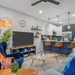 Elegant 2BD Townhome 7TH St Walkable