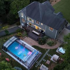 18 Guests - Heated Pool Theater and Game Room