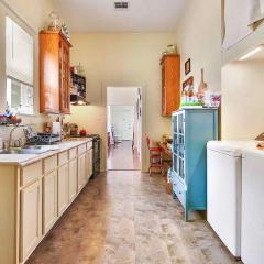 Modern Cajun Retreat Near Downtown