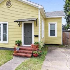 Budget-Friendly Private Room with Homey Feel