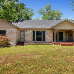 Bungalow on Outer Dr