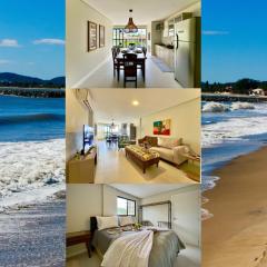 Apto a 450m PRAIA 10 min do BETO CARREIRO 2 Quartos Cozinha completa Churrasqueira Ar Condicionado Wi-Fi e vaga privativa de garagem Reserve agora mesmo