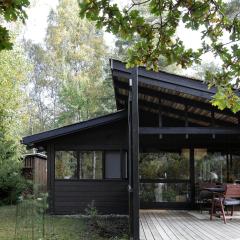 Arkitekttegnet Sommerhus I Ulvshale Skov På Møn