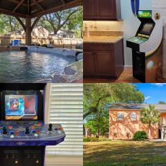 Stunning Beach Cottage! Hot Tub and Pet Friendly! Sleeps 6!