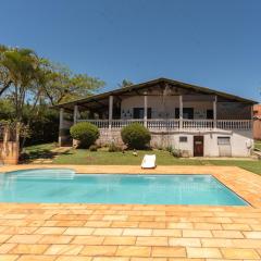 Casa de Campo com Piscina e Lareira em Braganca